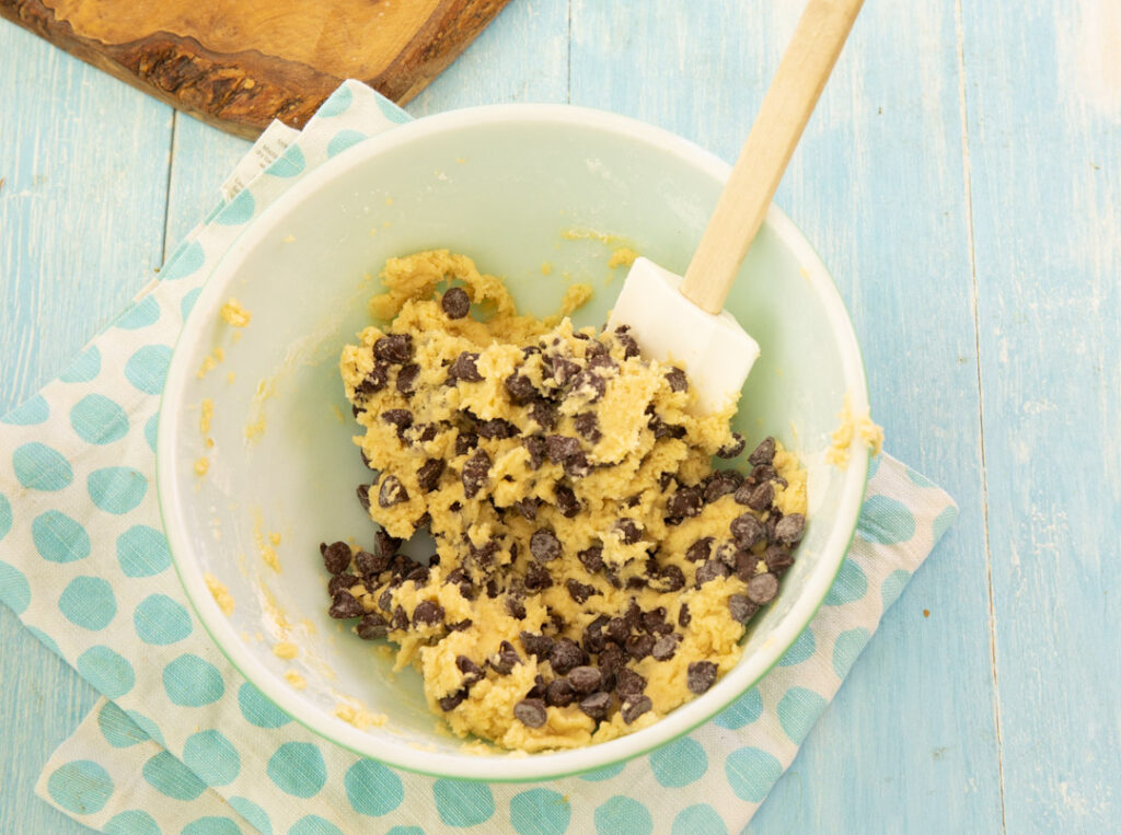 Cookie batter in a bowl.